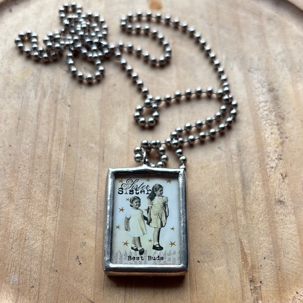 Jewel Kade Silver Sister Best Buds Pendant Necklace